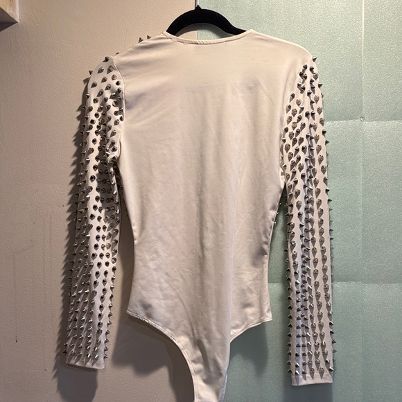 AKIRA Silver Spike Studded White Bodysuit Festival Clubwear - Picture 4 of 6